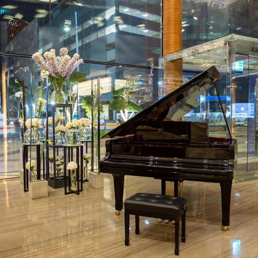 Готель The Bentley Luxury & 5*
