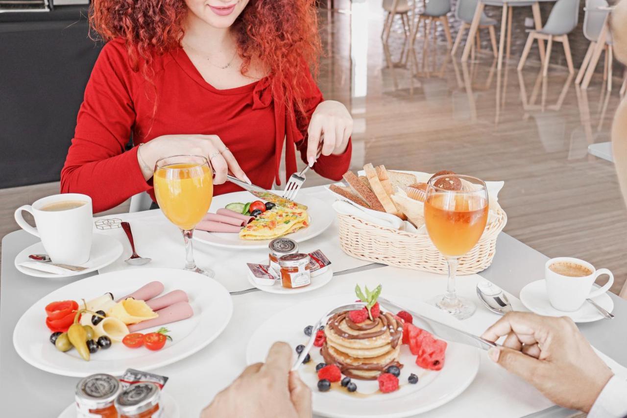 Hotel The Bentley Luxury &